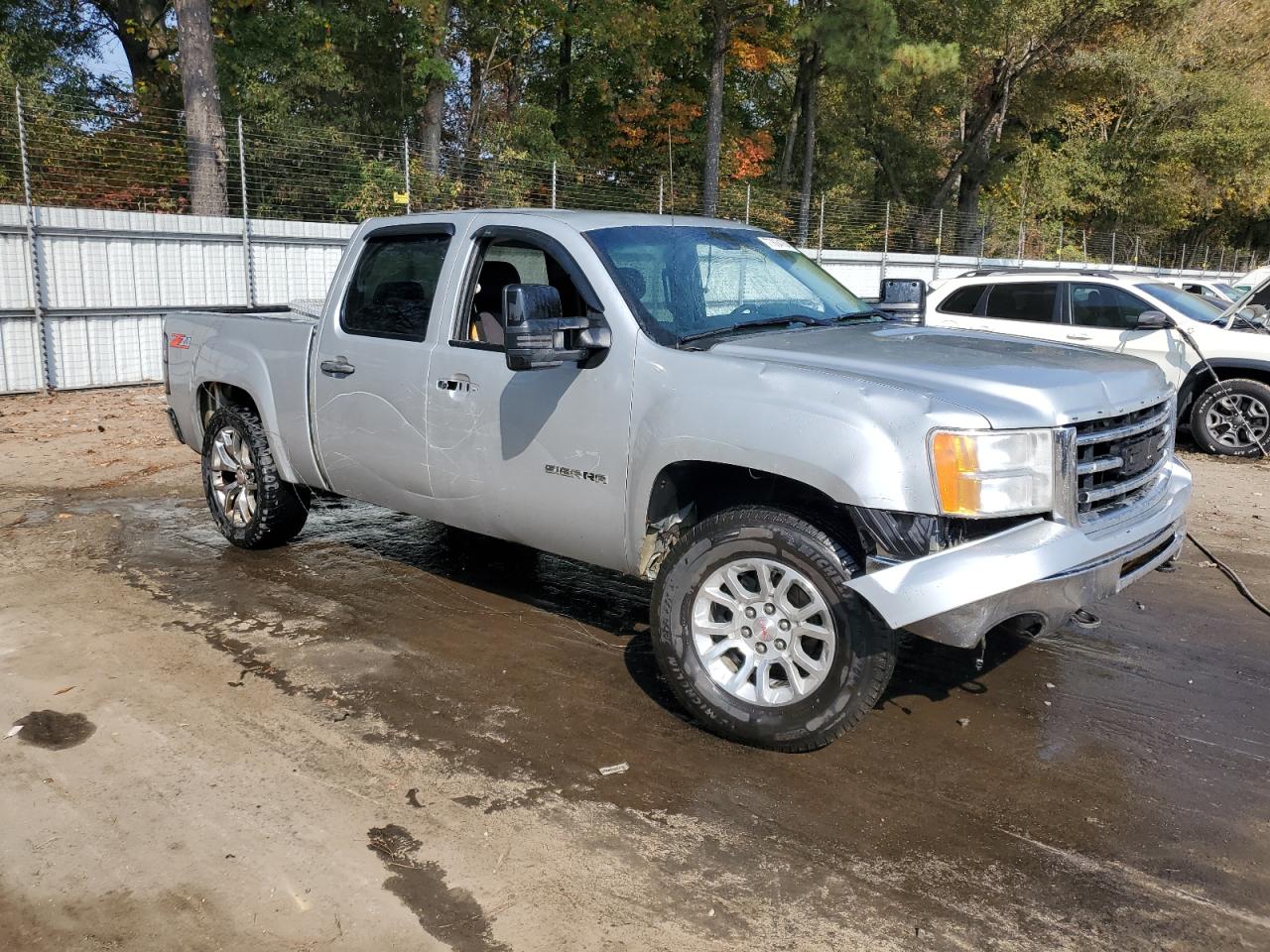 2013 GMC Sierra - Image 4