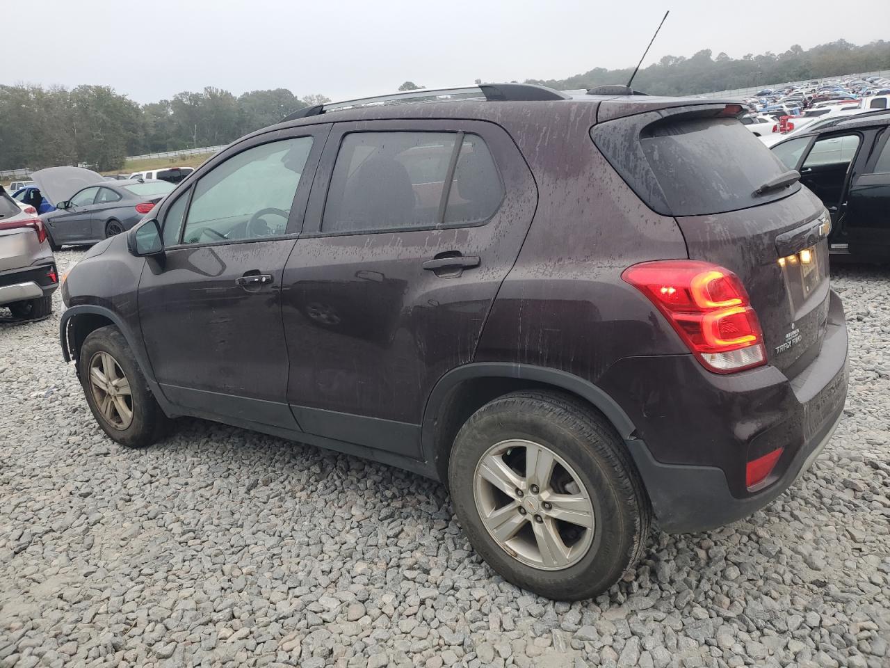 2022 Chevrolet Trax - Image 2