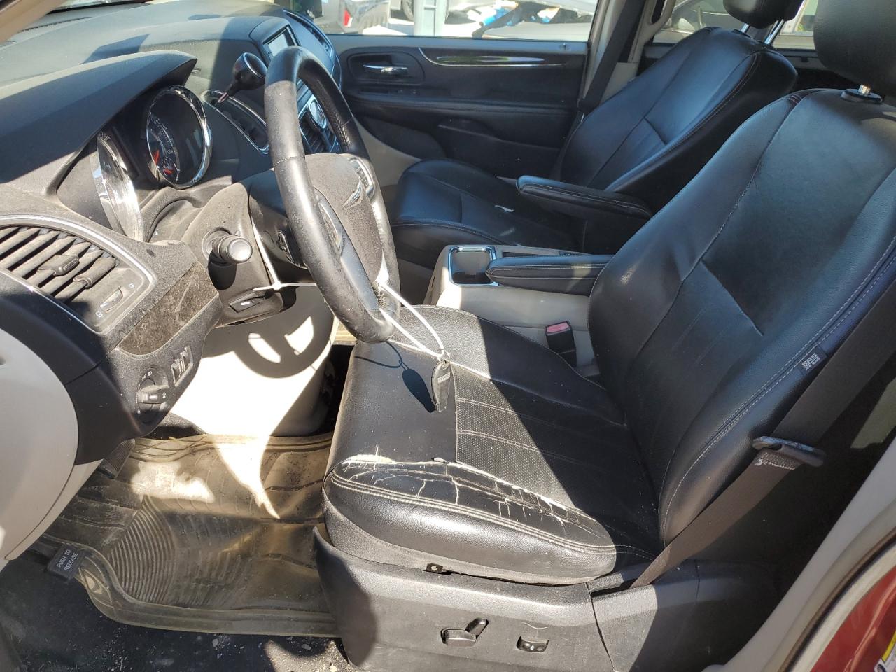 2011 Chrysler Town & Country Touring L VIN: 2A4RR8DG0BR609725 Lot: 74817314