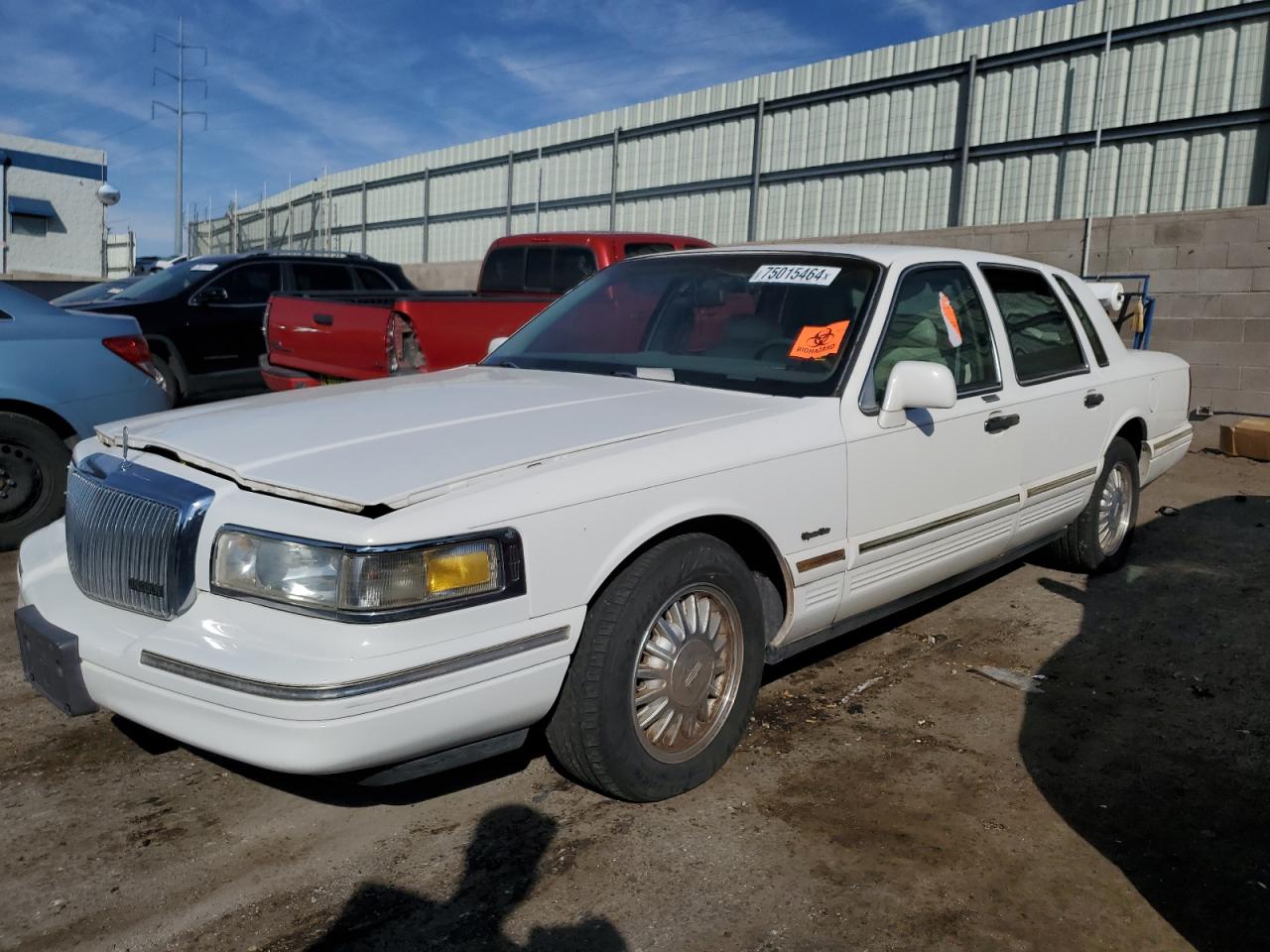 1LNLM82W6VY741808 1997 Lincoln Town Car Signature