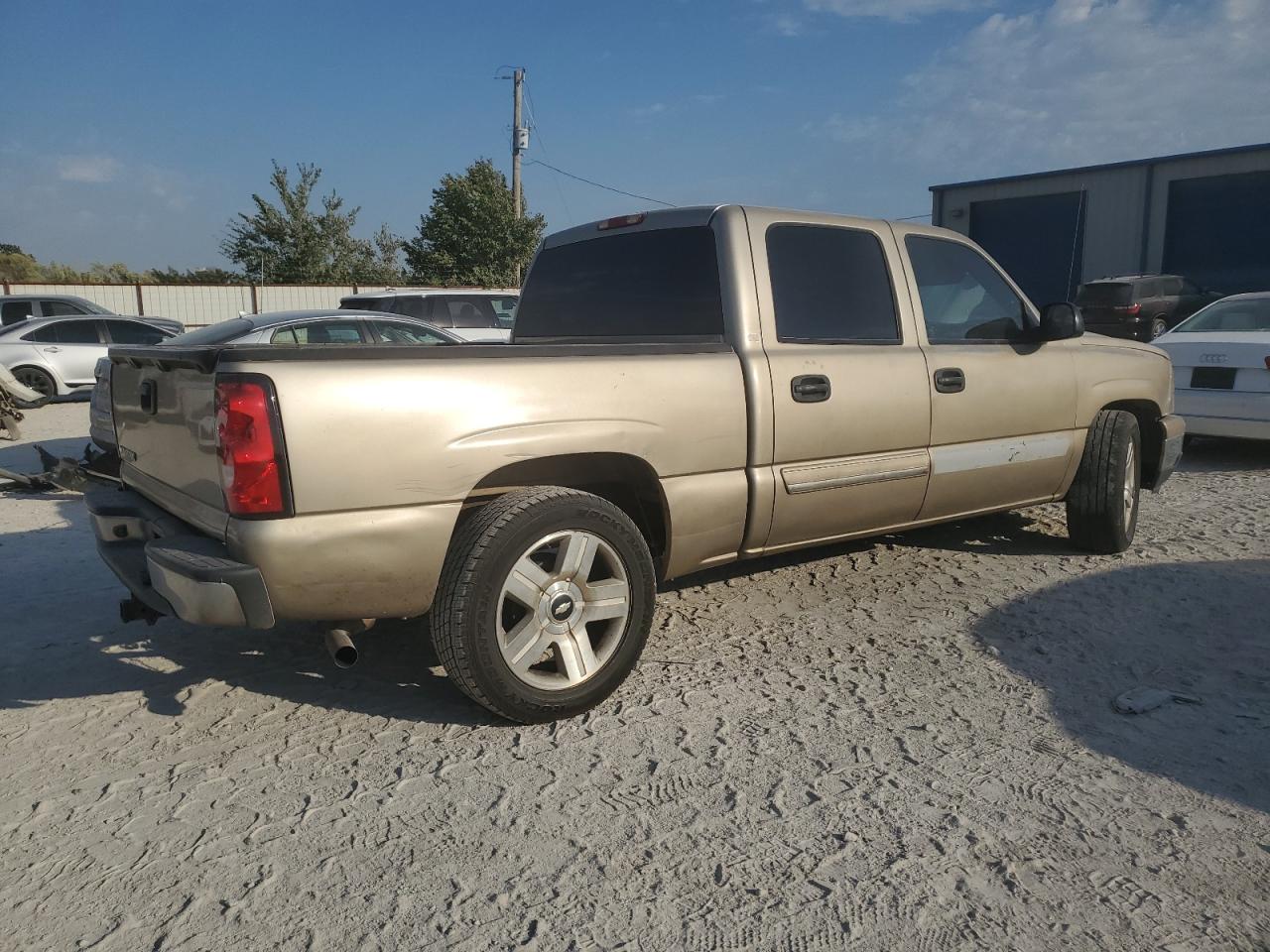 2007 Chevrolet Silverado - Image 3