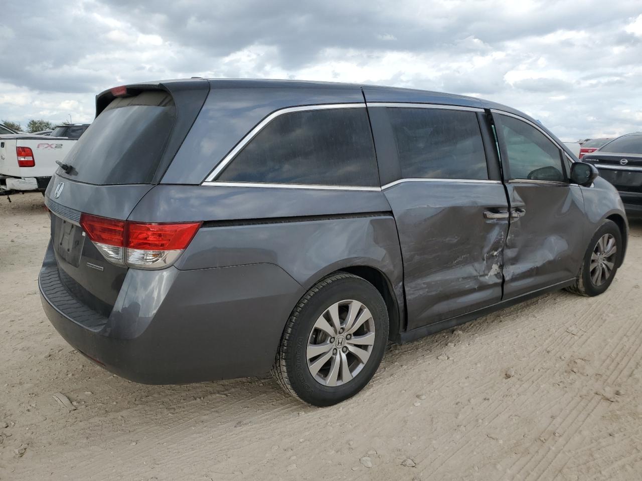 2016 Honda Odyssey - Image 3