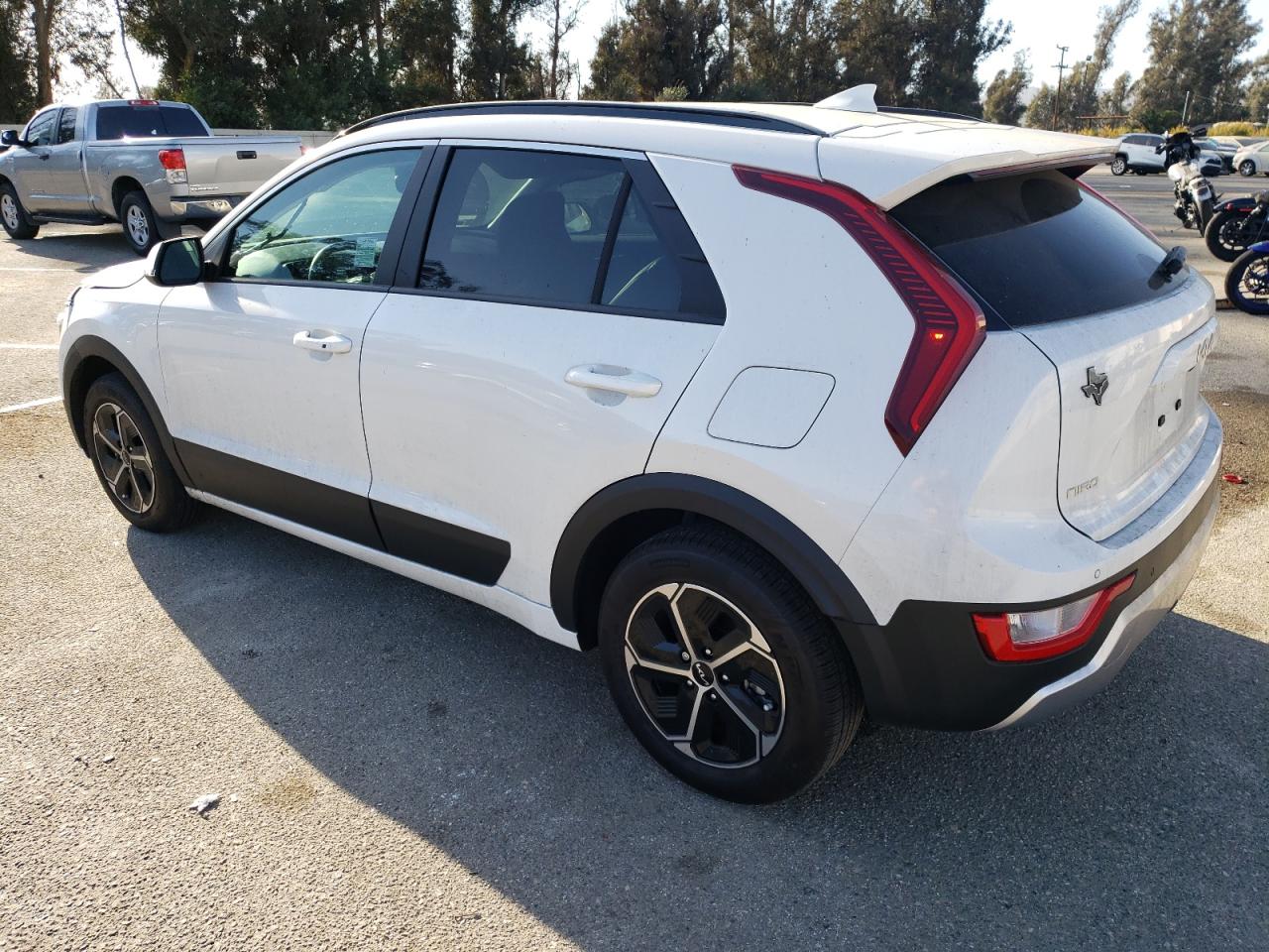 2024 Kia Niro - Image 2