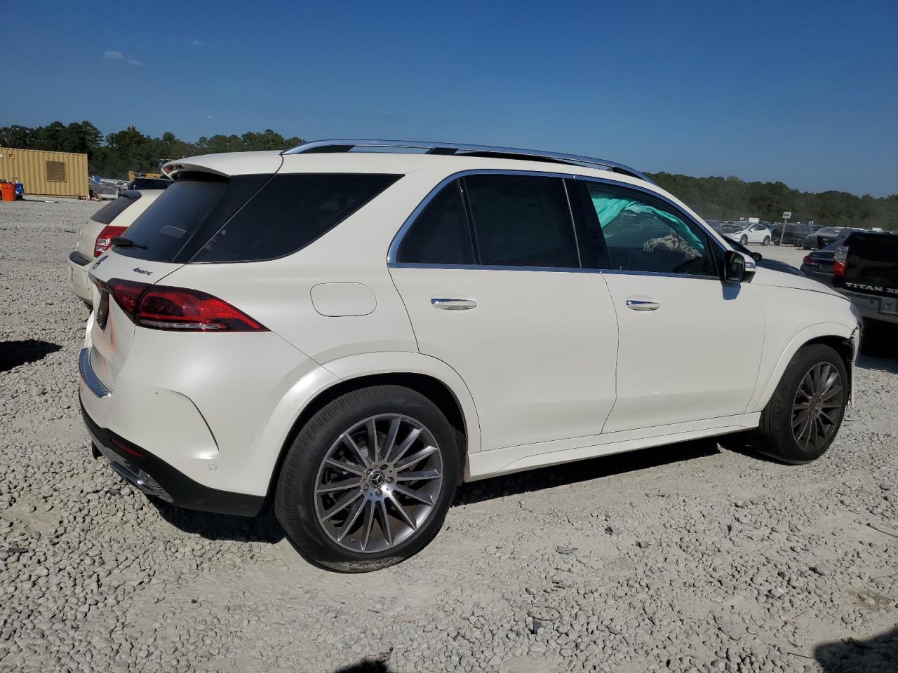2022 Mercedes-Benz GLE - Image 3