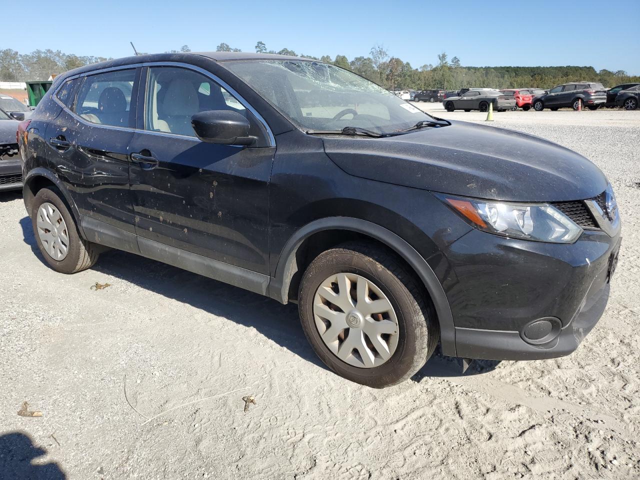 2017 Nissan Rogue - Image 4