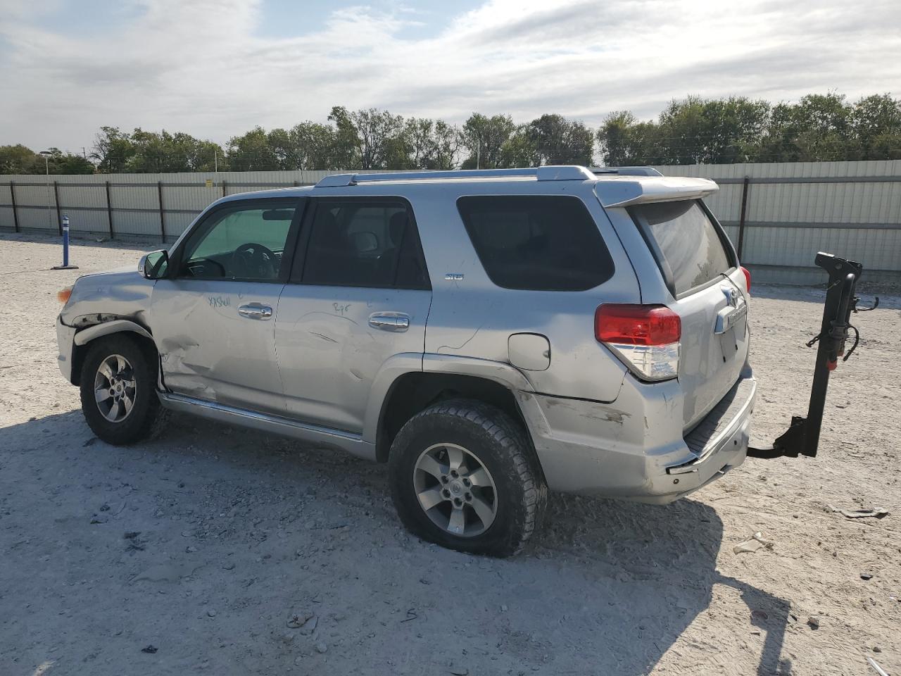 2010 Toyota 4Runner - Image 2