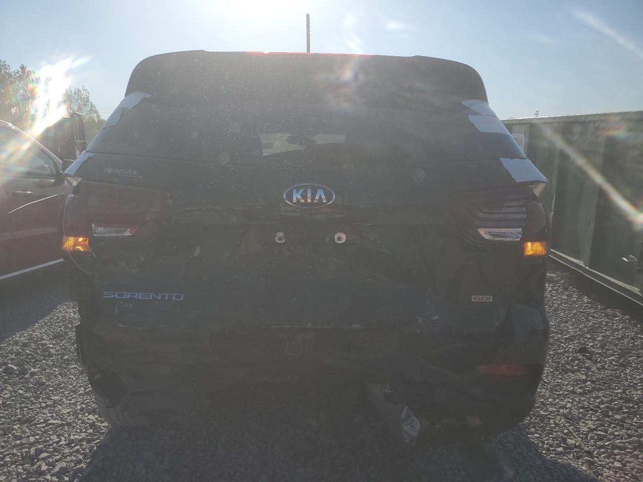 2019 Kia Sorento L VIN: 5XYPG4A34KG581588 Lot: 76139354