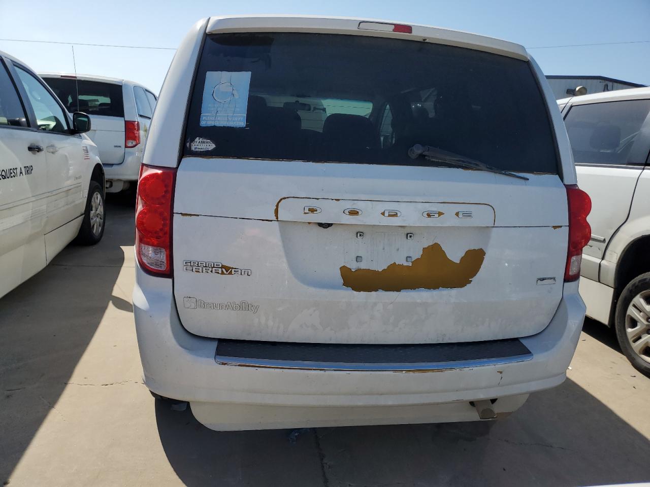 2017 Dodge Caravan - Image 6