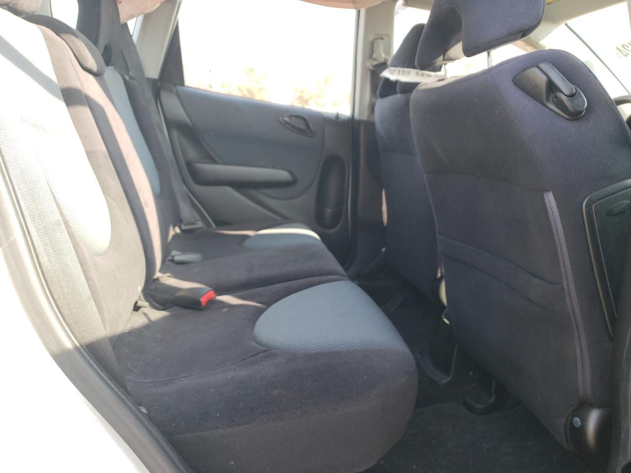 2007 Honda Fit - Image 10
