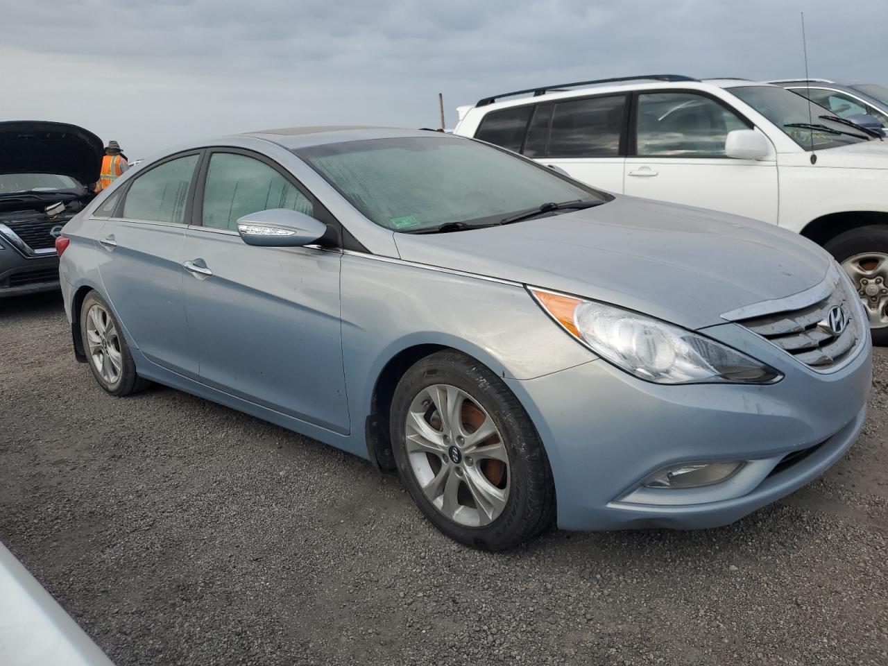 2013 Hyundai Sonata - Image 4