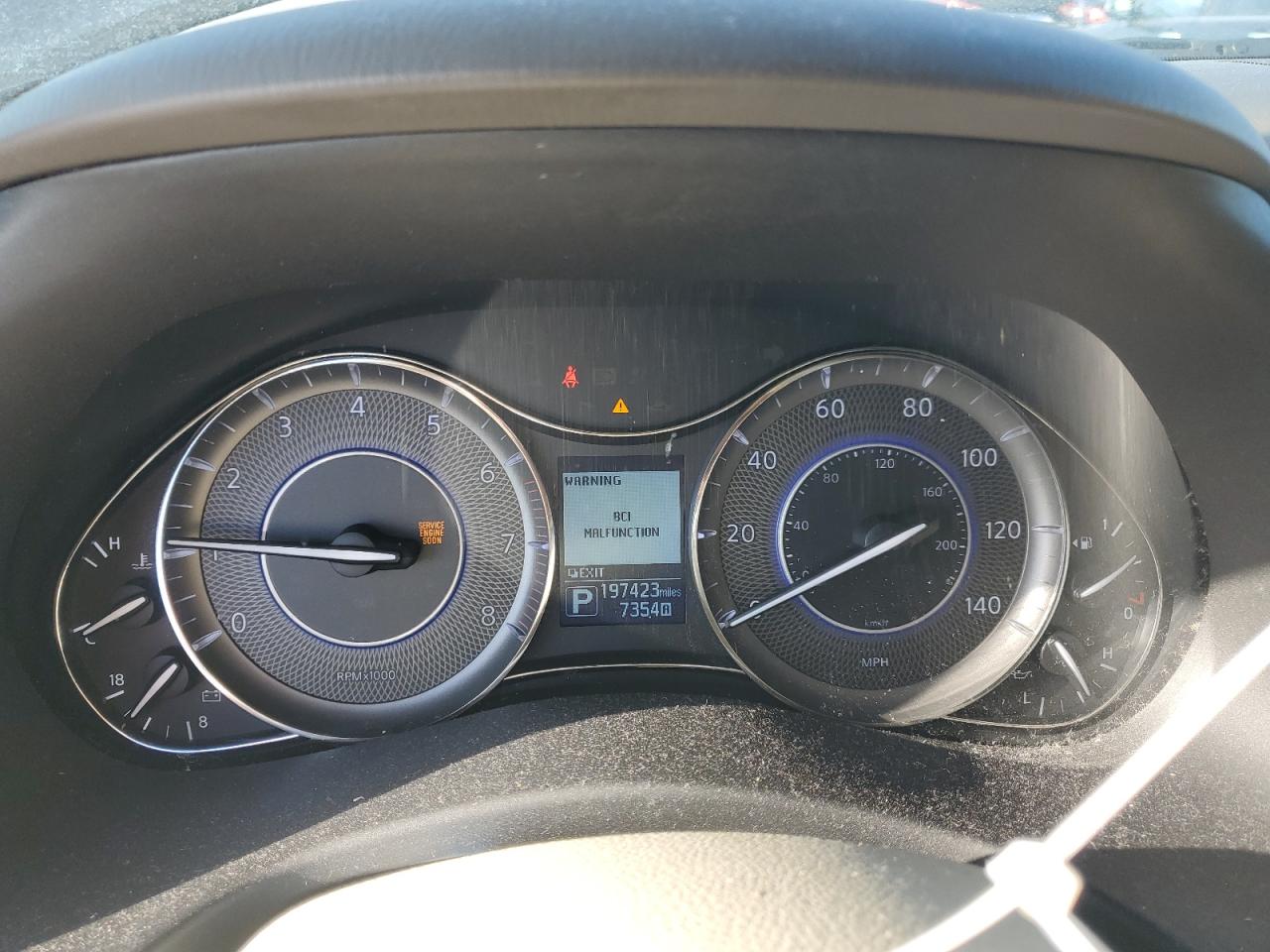 2014 Infiniti QX80 - Image 9