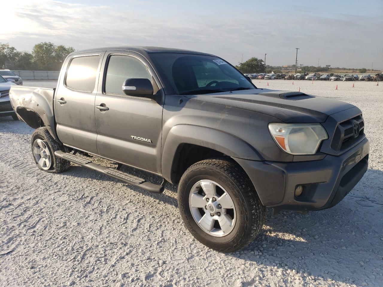 2014 Toyota Tacoma - Image 4