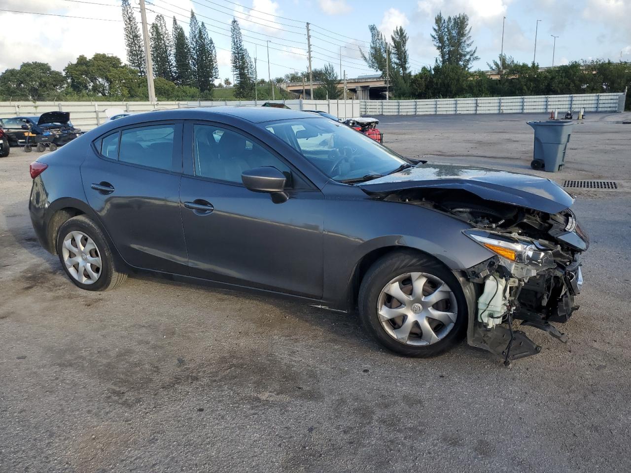 VIN 3MZBN1U73JM176222 2018 MAZDA 3 no.4