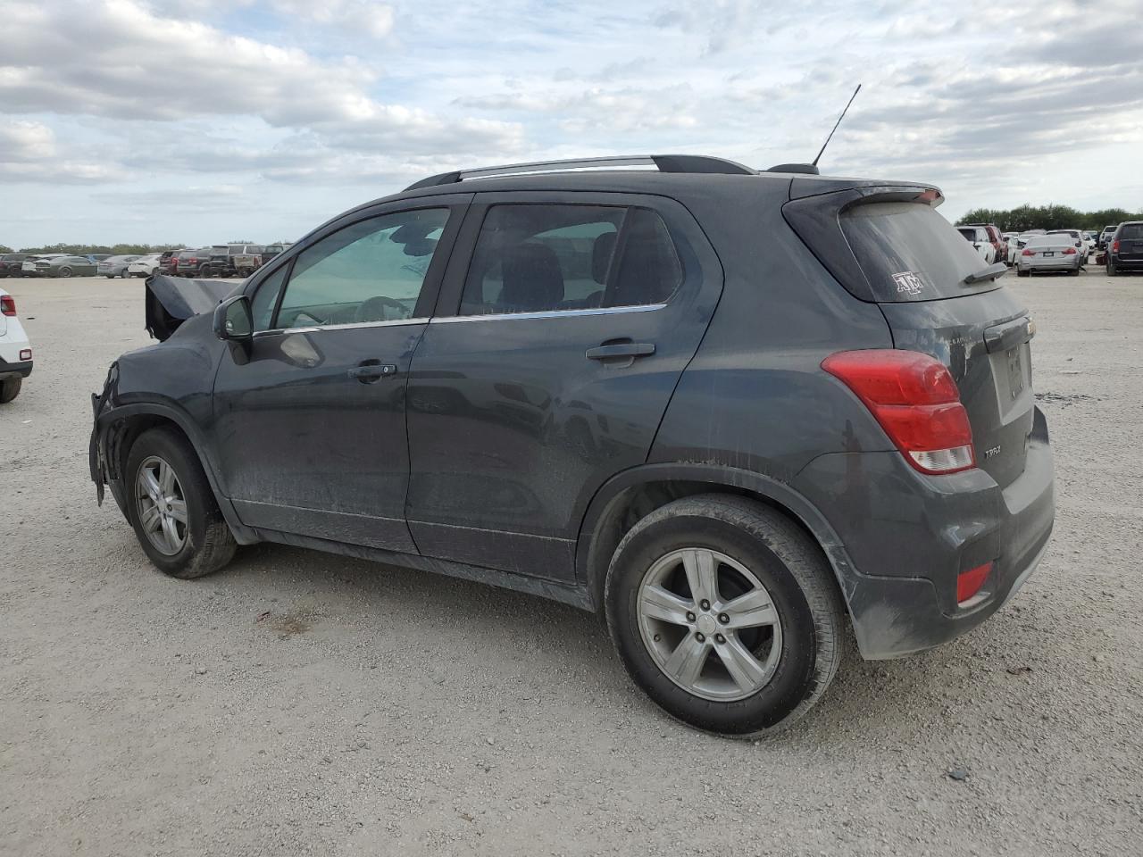2019 Chevrolet Trax - Image 2