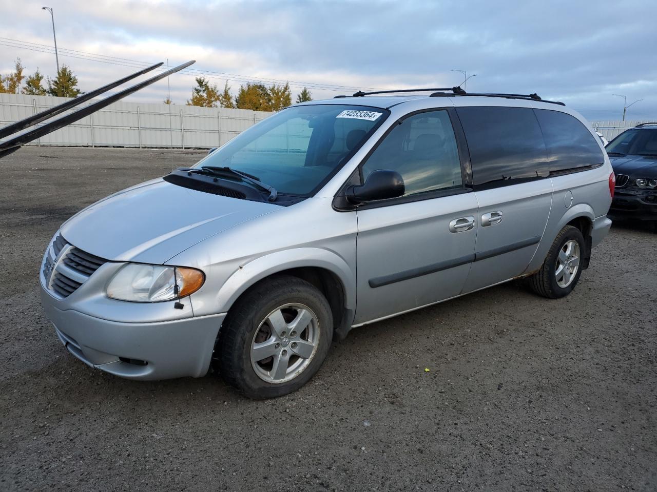 2005 Dodge Caravan - Image 1