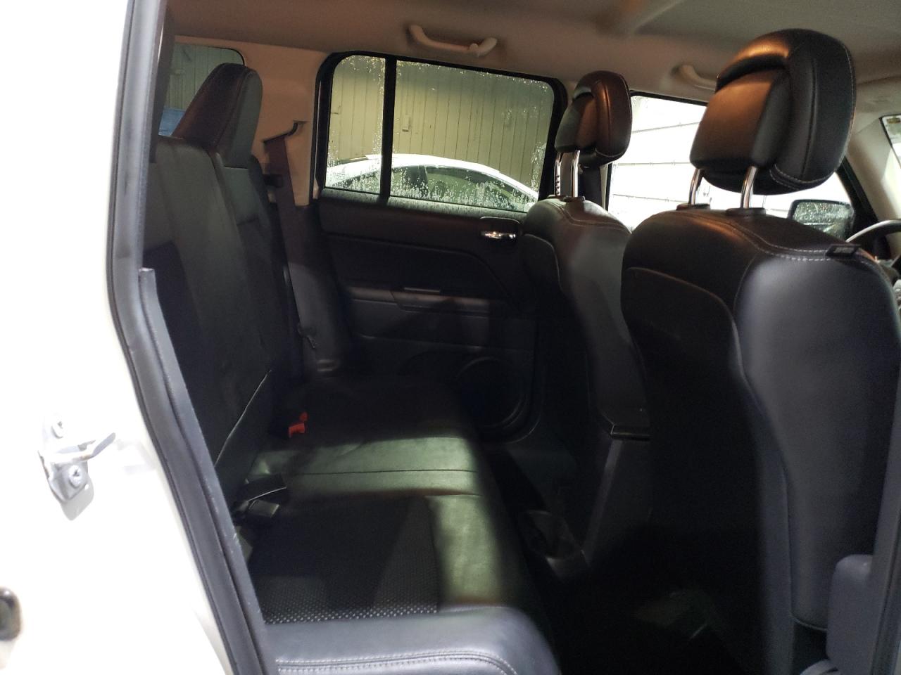 2016 Jeep Liberty (Patriot) - Image 11