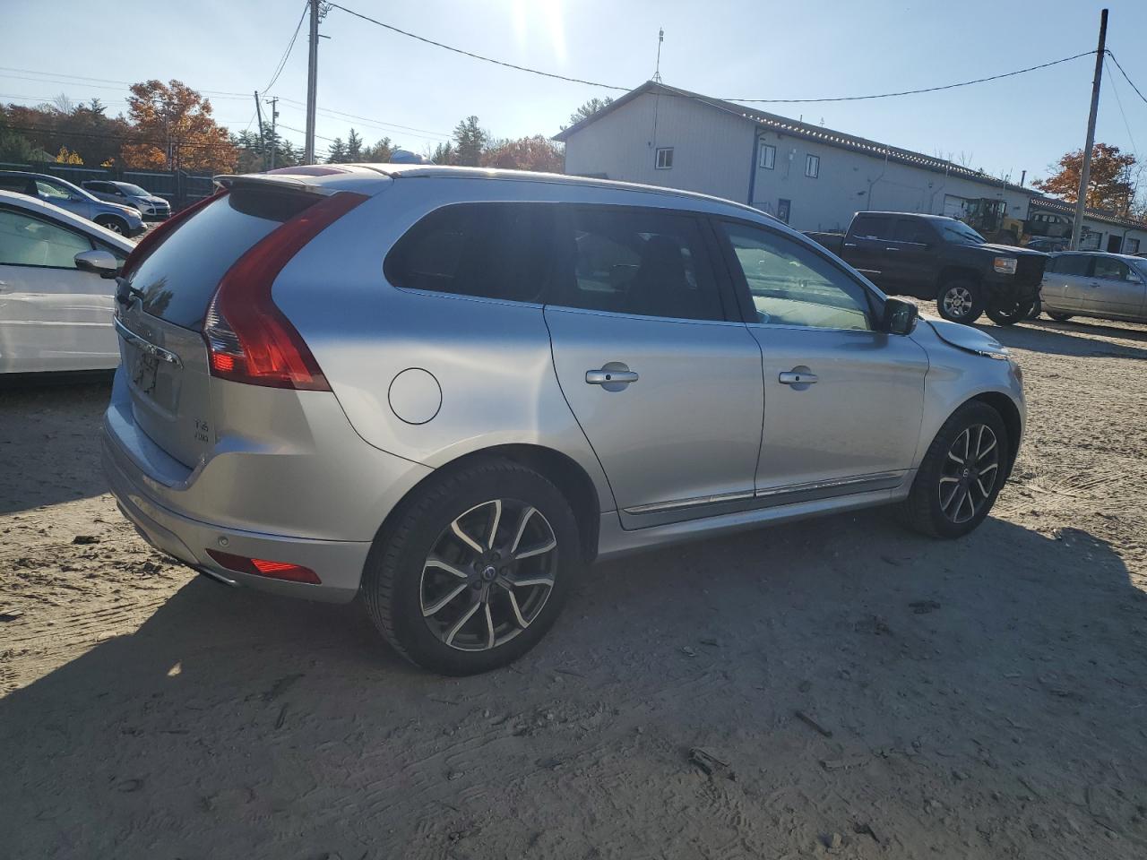 2017 Volvo XC60 - Image 3