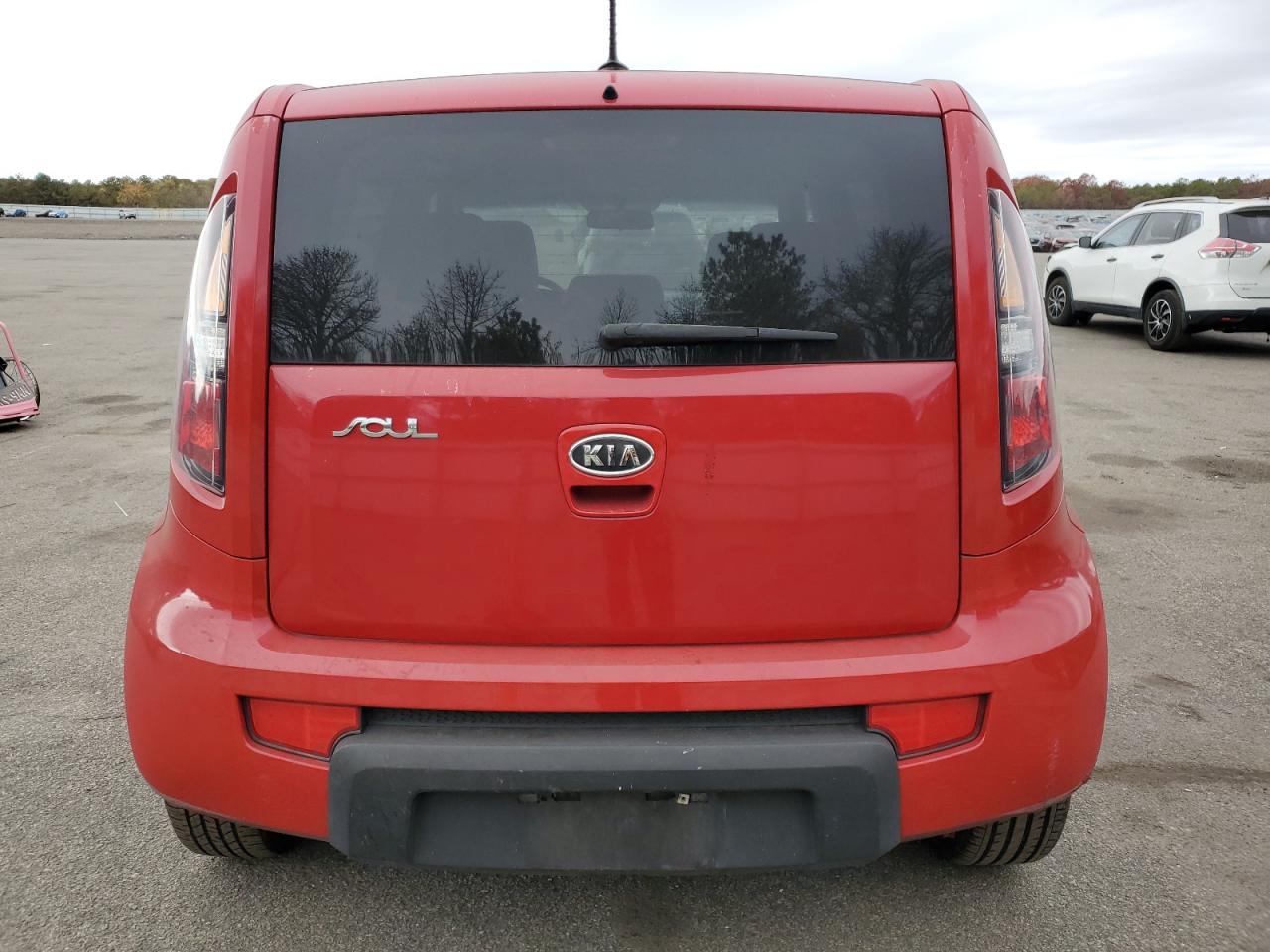 2011 Kia Soul + VIN: KNDJT2A29B7335520 Lot: 77541184