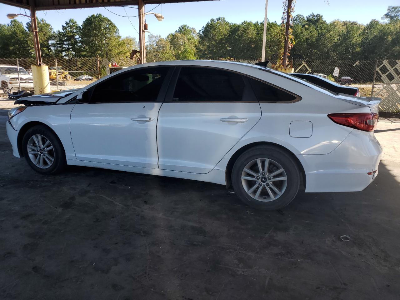 2016 Hyundai Sonata - Image 2