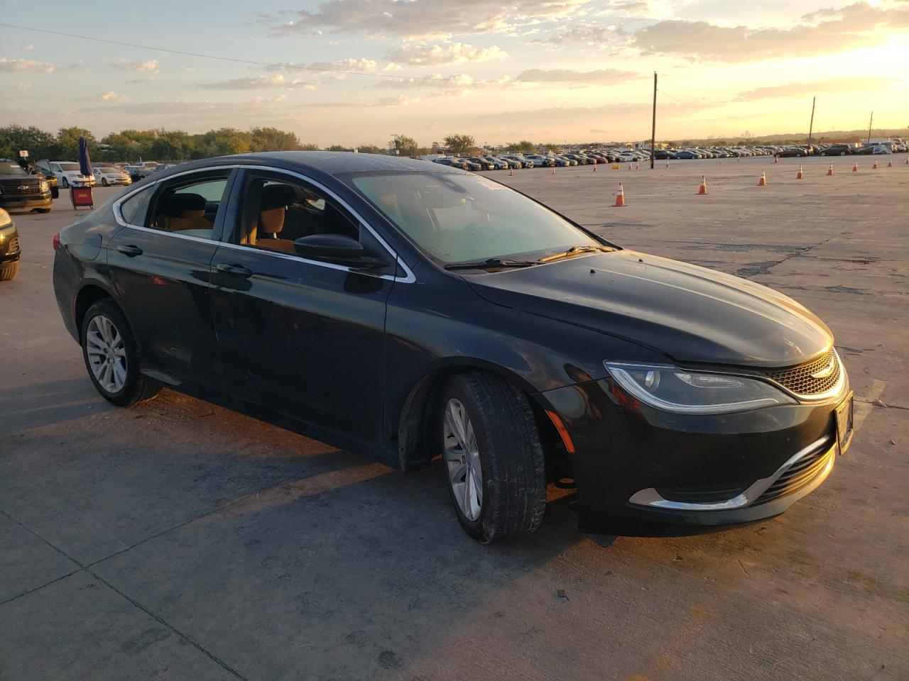 2016 Chrysler 200 - Image 4