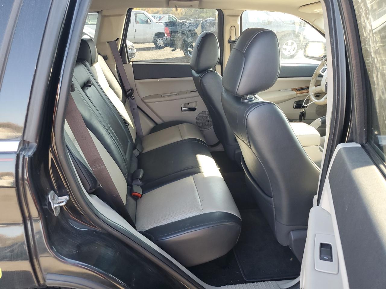 2008 Jeep Grand Cherokee - Image 10