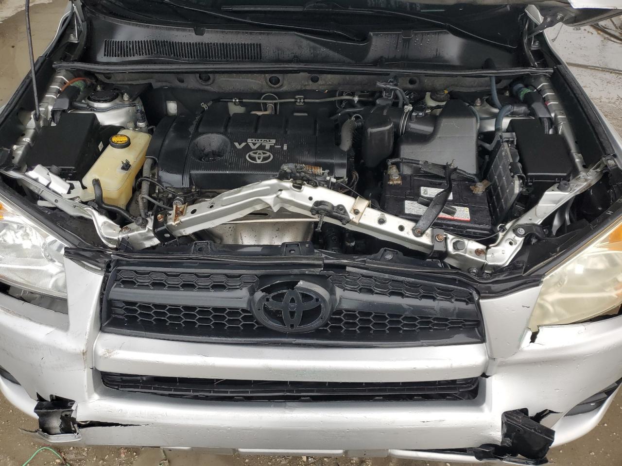 2010 Toyota RAV 4 - Image 12