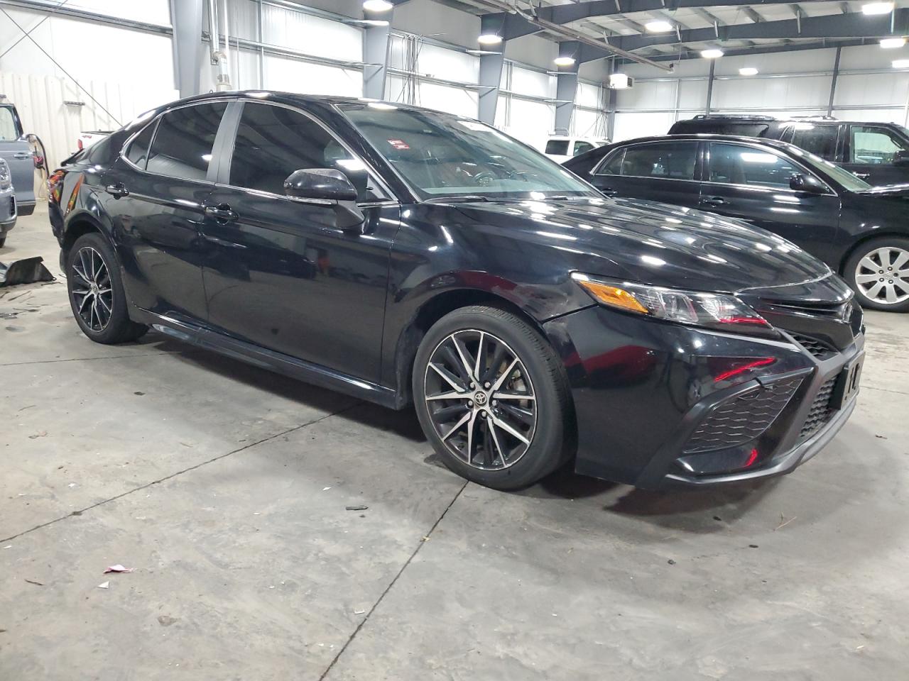 2022 Toyota Camry - Image 4