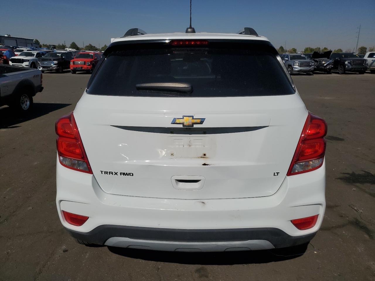 KL7CJPSB9JB606305 2018 Chevrolet Trax 1Lt