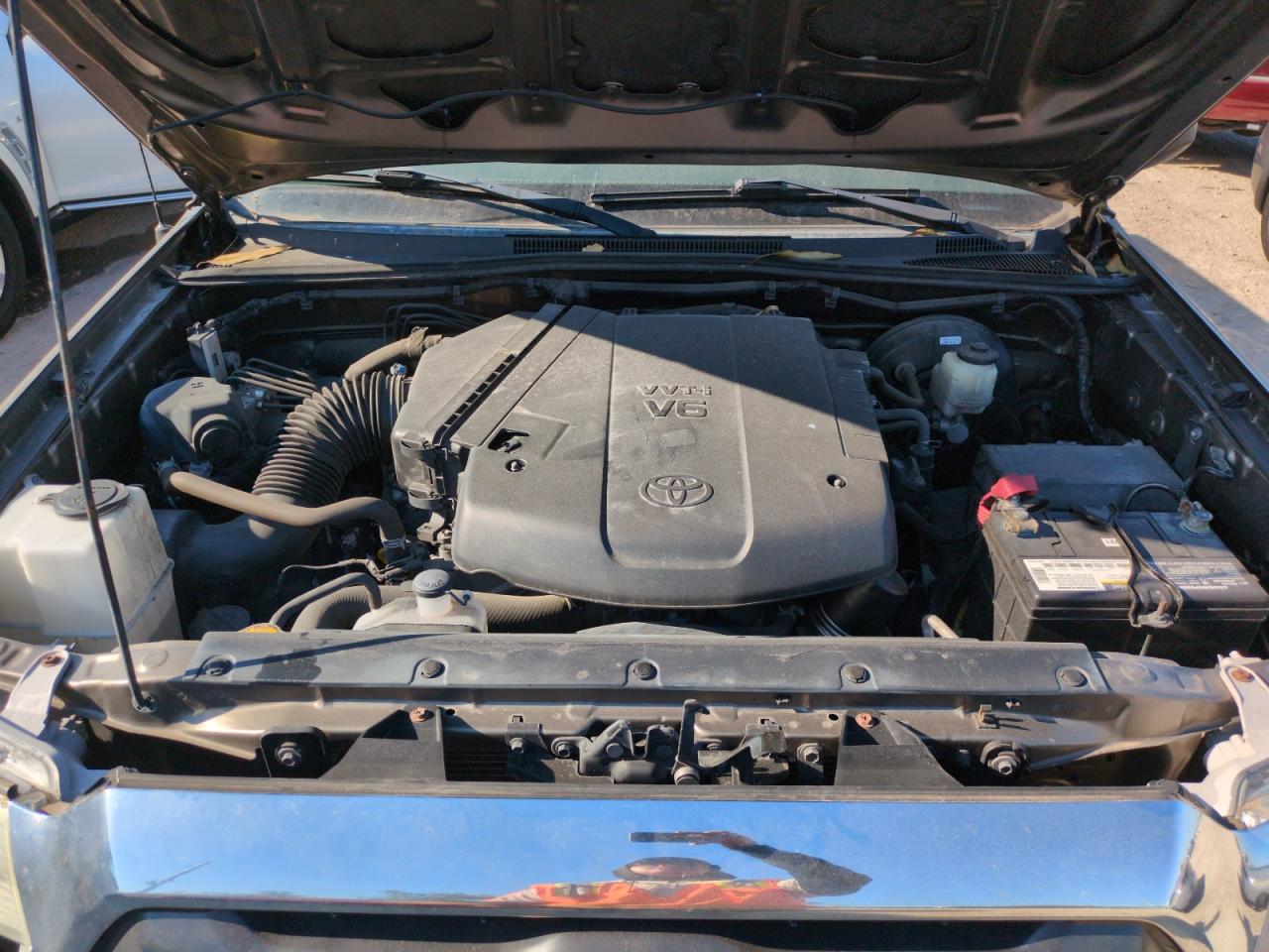 2015 Toyota Tacoma - Image 11