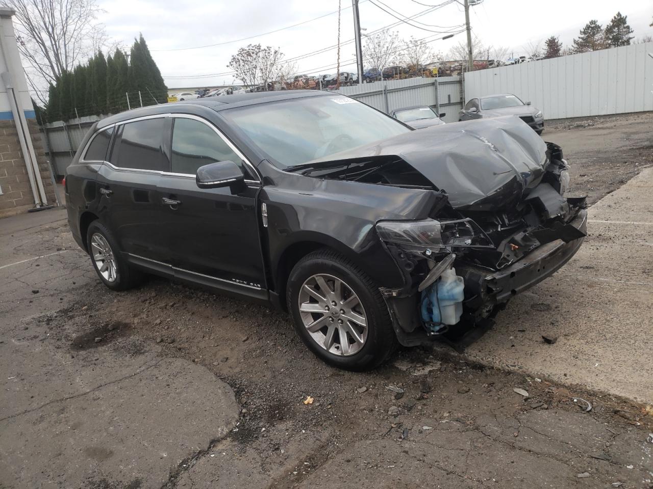 2019 Lincoln MKT - Image 4