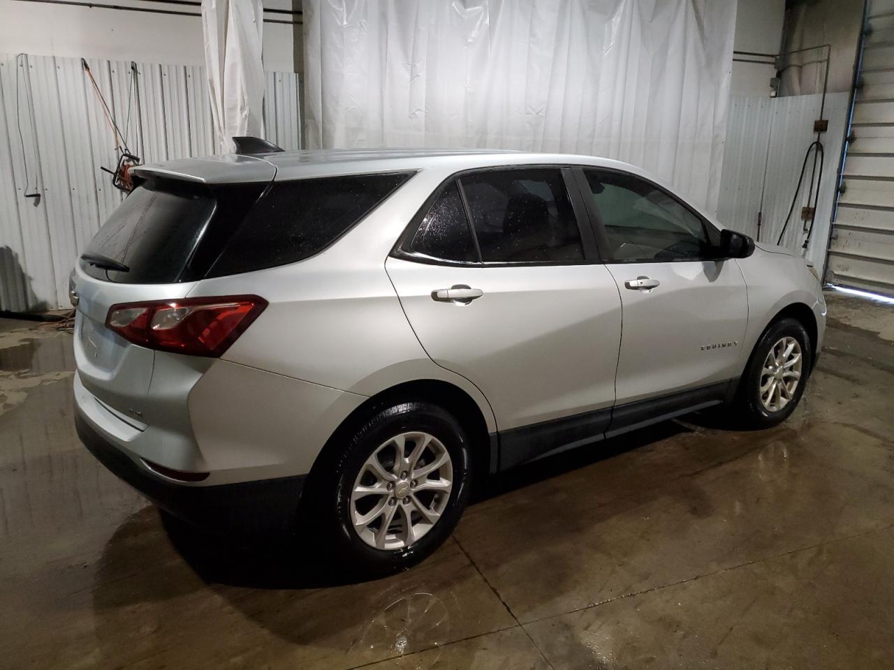 2020 Chevrolet Equinox - Image 3