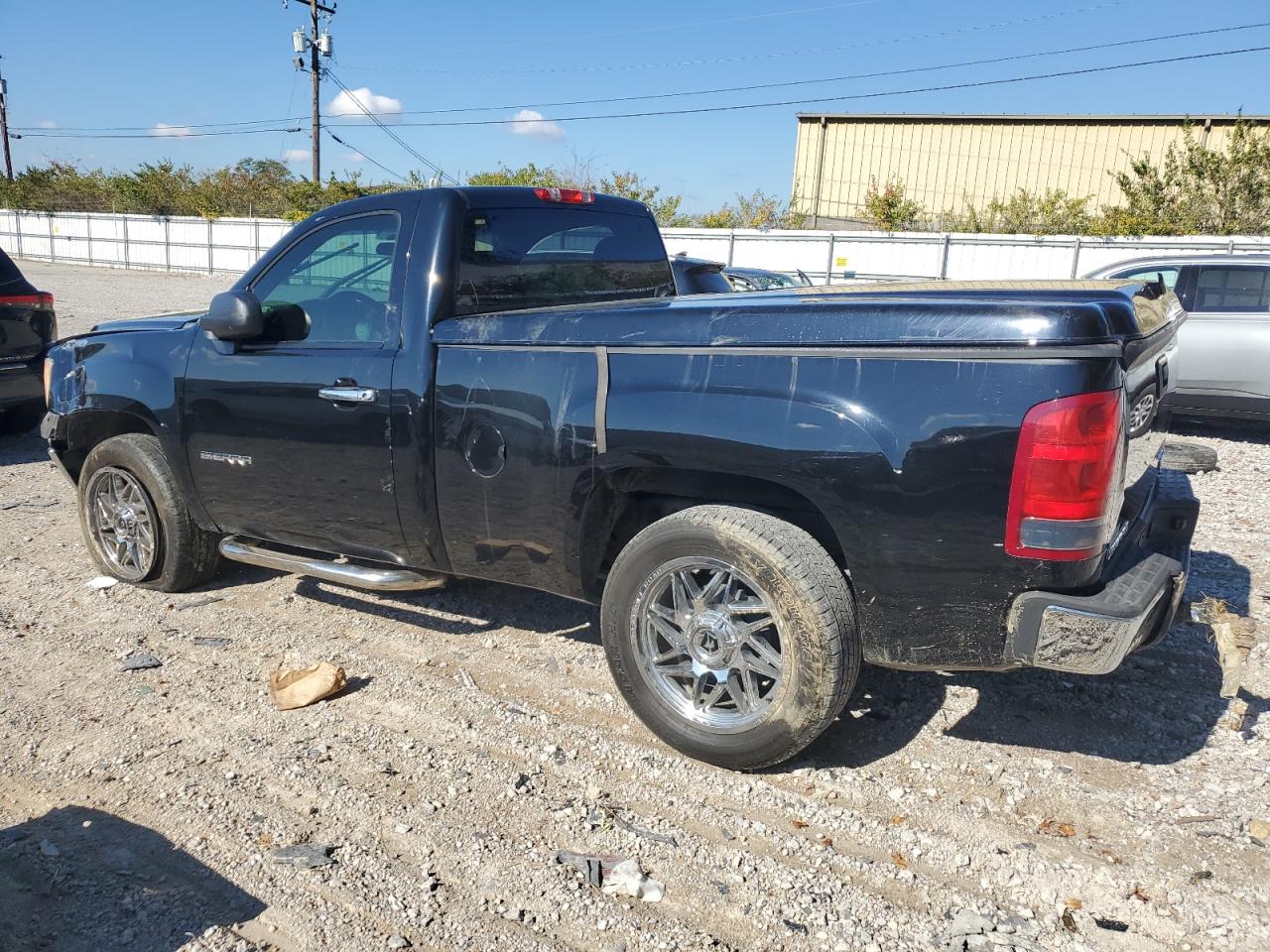2011 GMC Sierra - Image 2