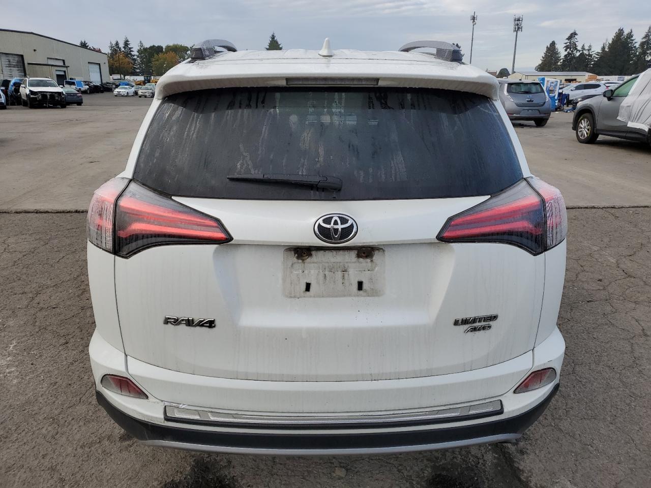 JTMDFREV3HJ171162 2017 Toyota Rav4 Limited