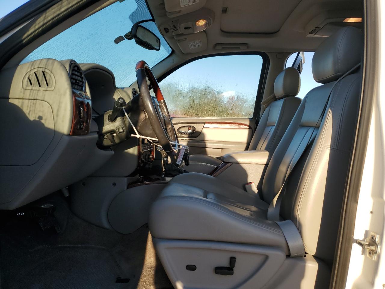 2009 GMC Envoy - Image 7