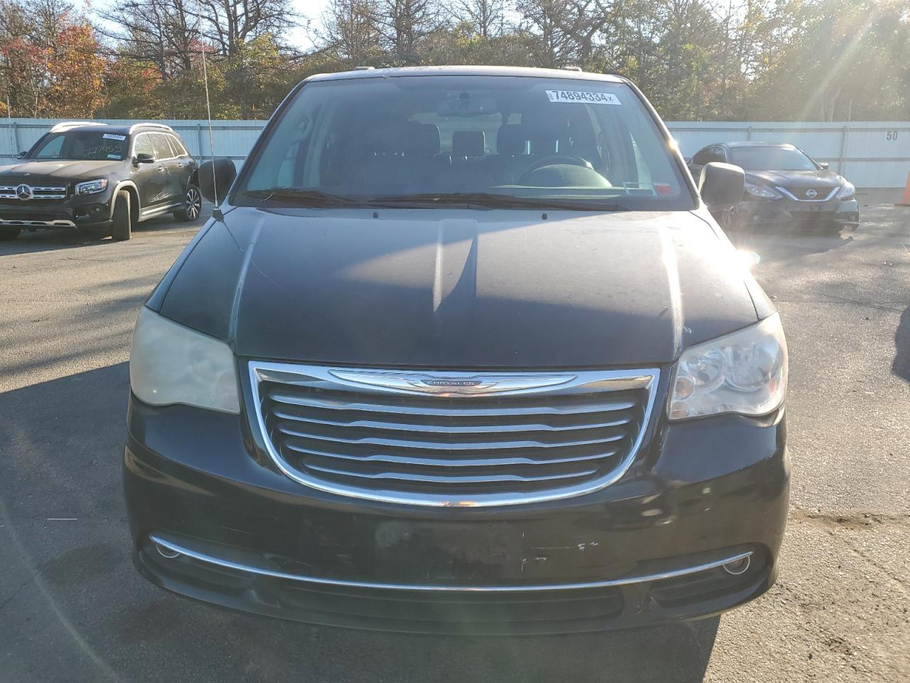 2014 Chrysler Town & Country - Image 5