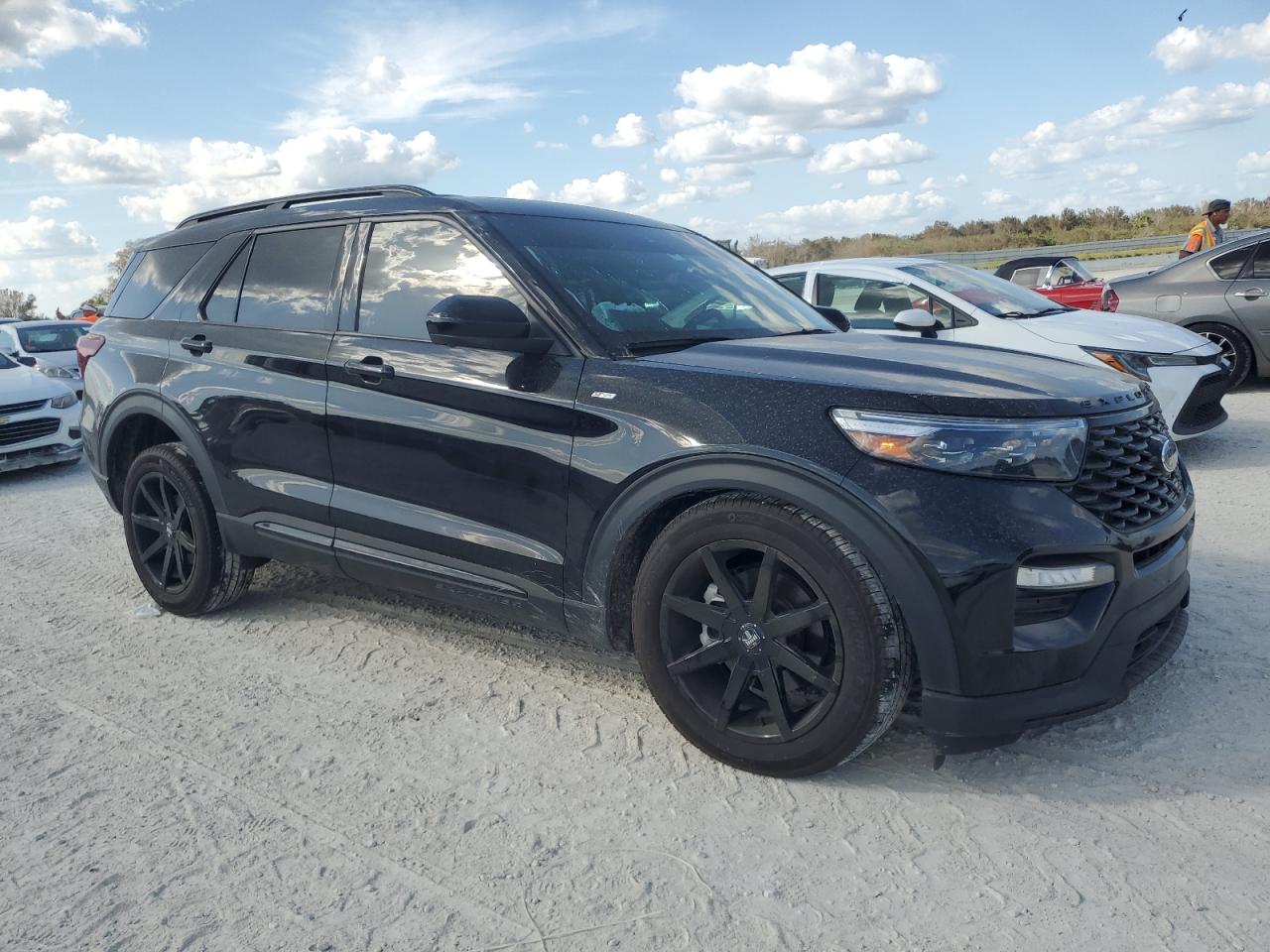 2022 Ford Explorer - Image 4