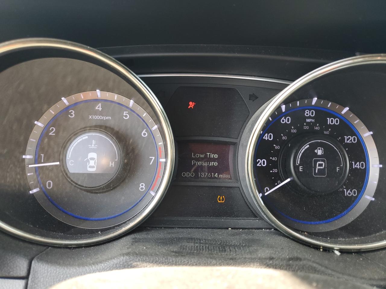 2011 Hyundai Sonata - Image 9