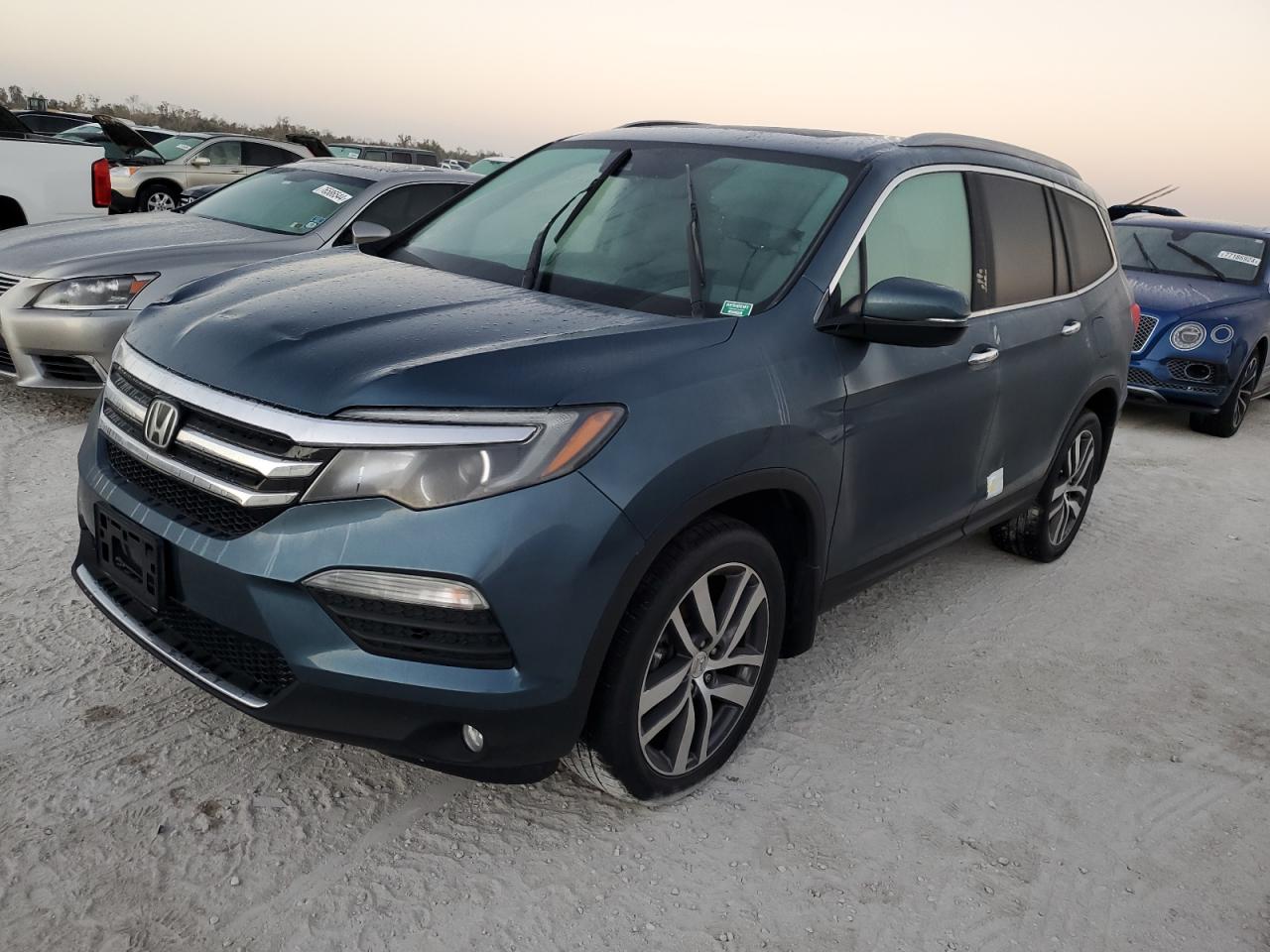 2017 Honda Pilot - Image 1