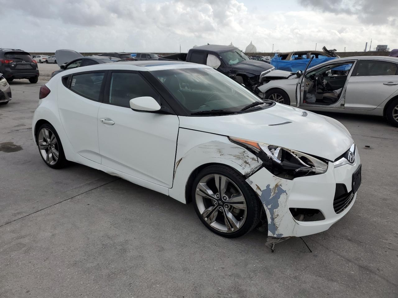 2013 Hyundai Veloster - Image 4
