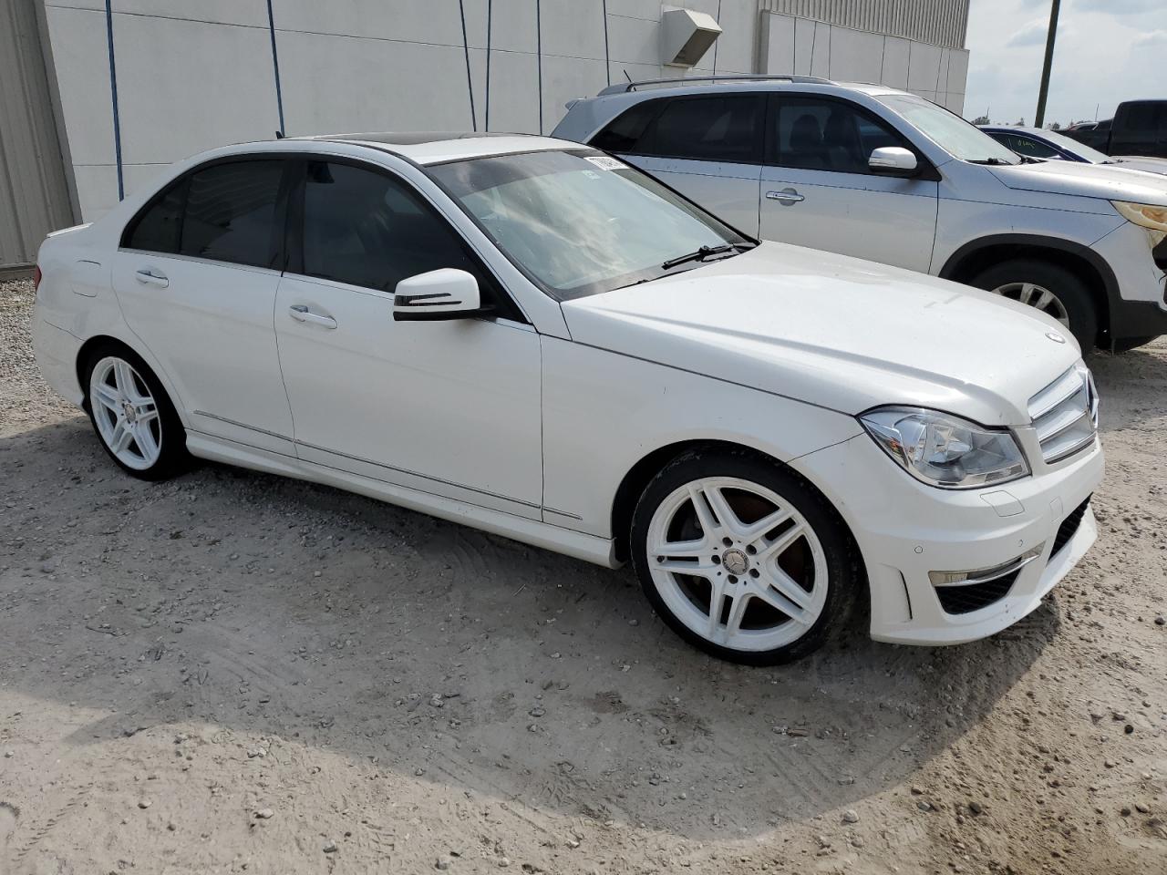 VIN WDDGF5HB3DR249898 2013 MERCEDES-BENZ C-CLASS no.4