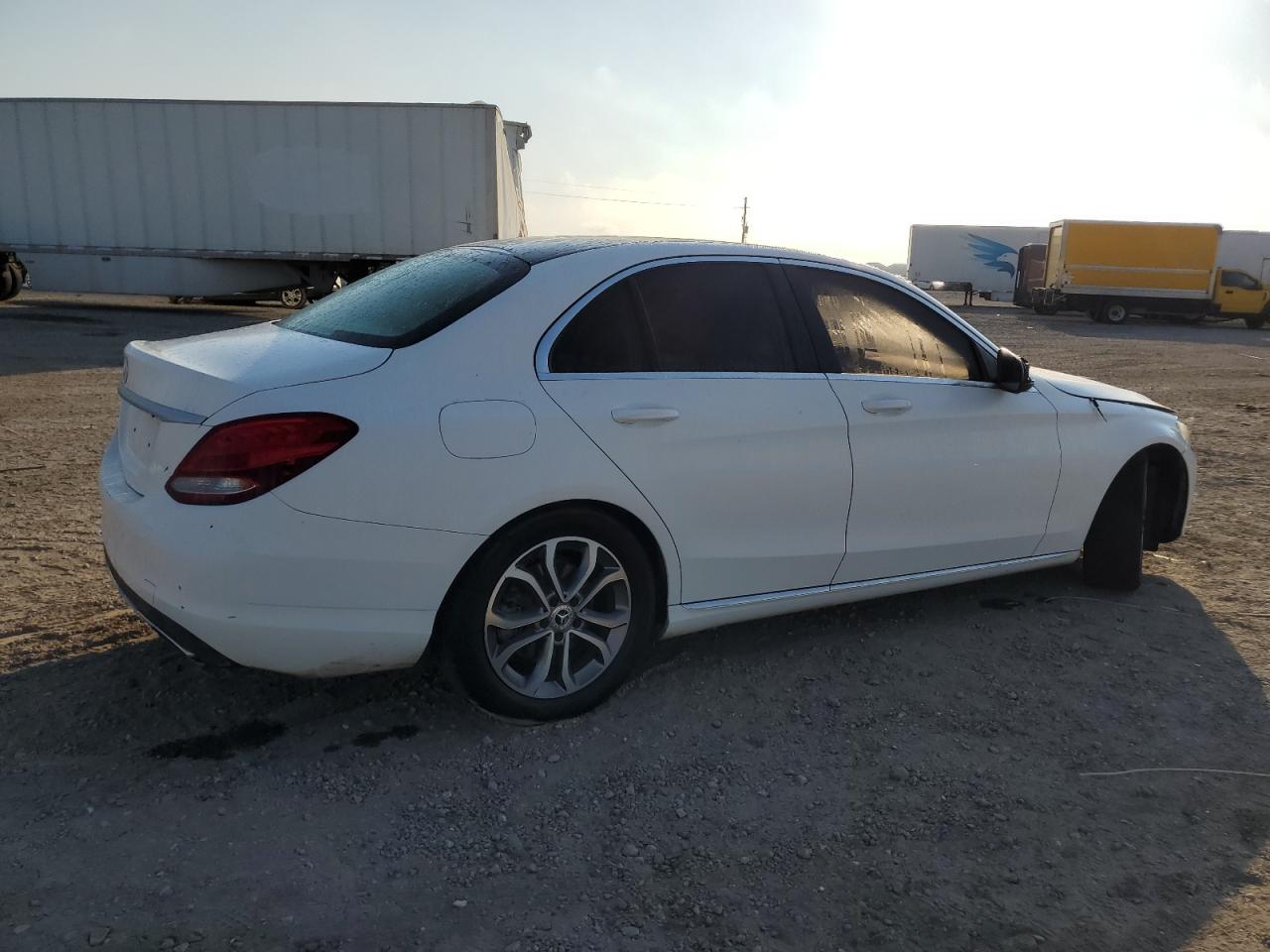 VIN 55SWF4JB8GU149766 2016 MERCEDES-BENZ C-CLASS no.3