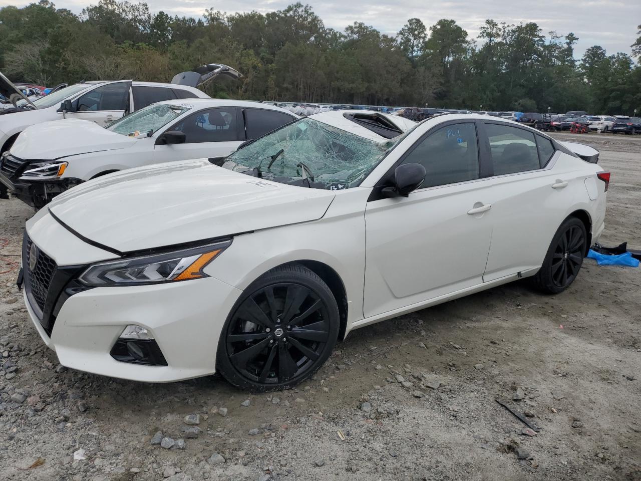 2022 Nissan Altima - Image 1
