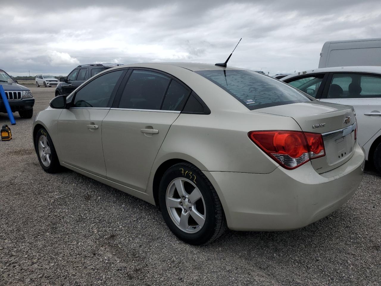 2014 Chevrolet Cruze - Image 2