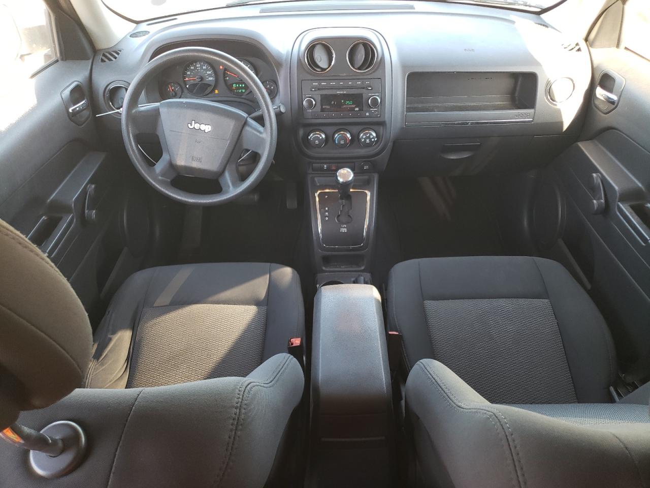 2010 Jeep Liberty (Patriot) - Image 8