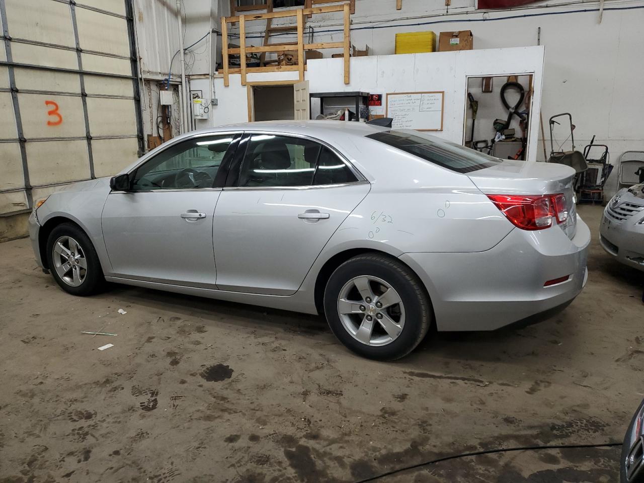 1G11B5SL3FF155742 2015 CHEVROLET MALIBU - Image 2