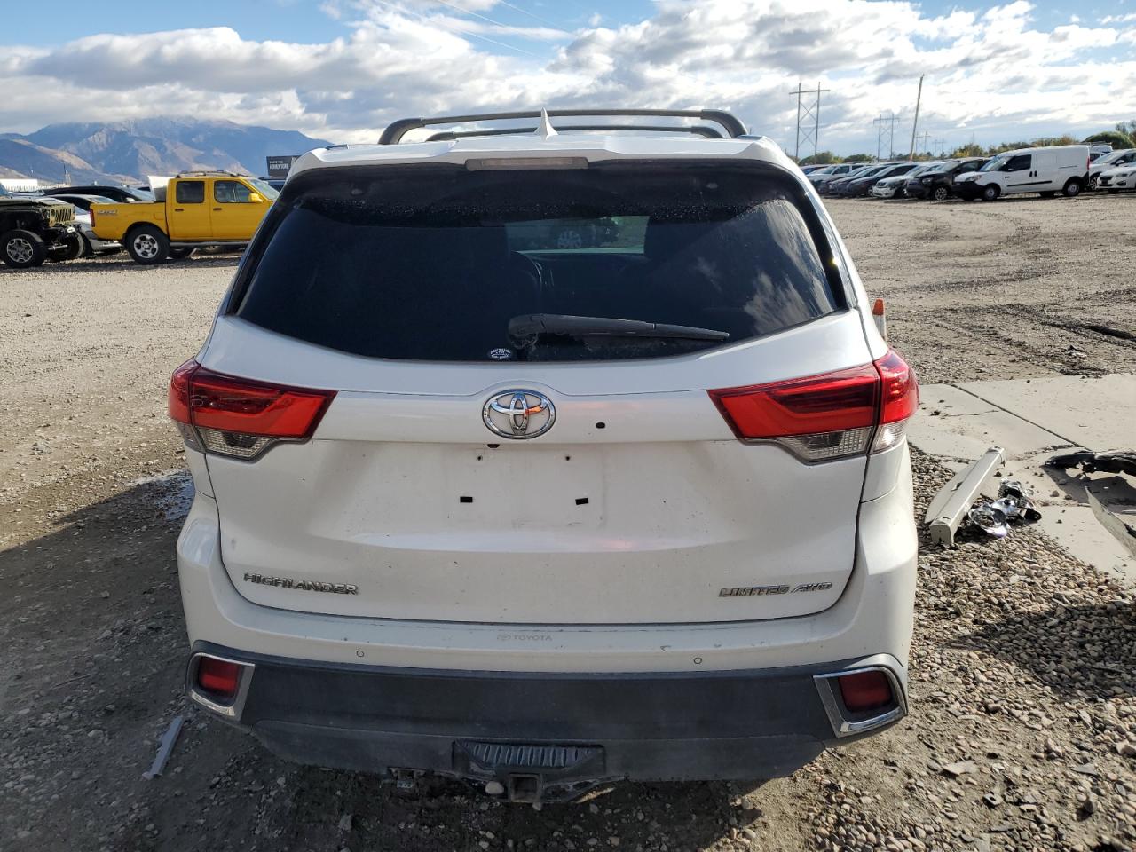 2017 Toyota Highlander Limited VIN: 5TDDZRFH9HS432412 Lot: 76625854