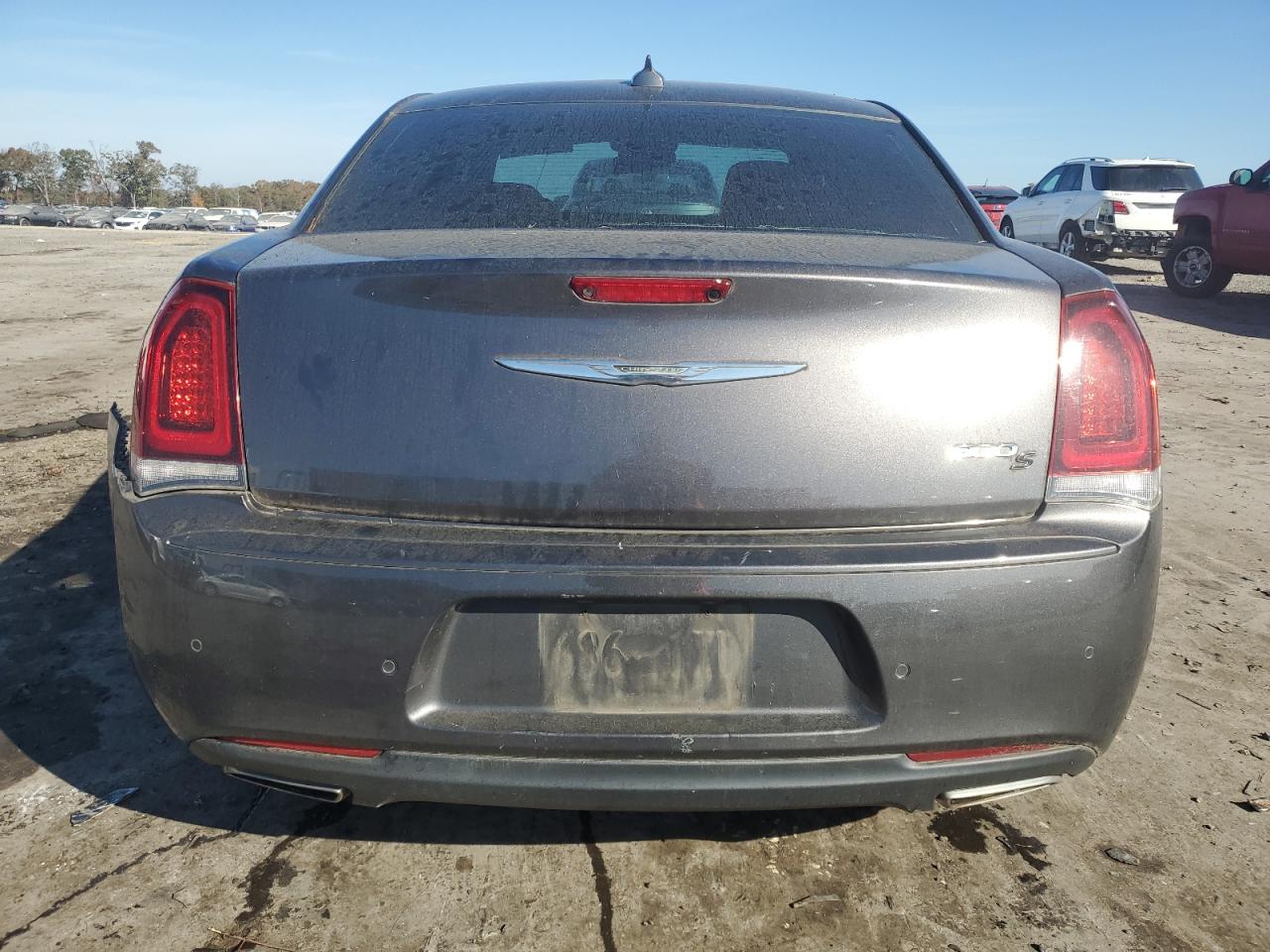 2018 Chrysler 300 - Image 6