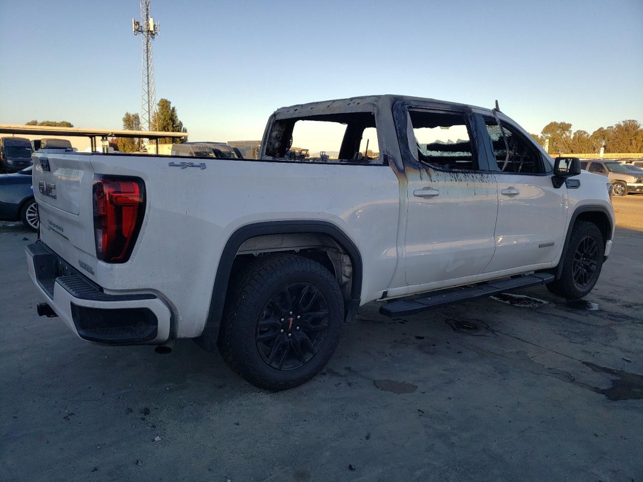 VIN 3GTPUCEK4NG552621 2022 GMC SIERRA no.3