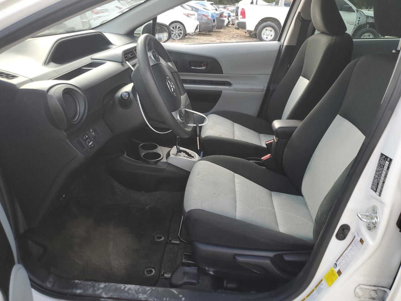 JTDKDTB31E1573318 2014 Toyota Prius C