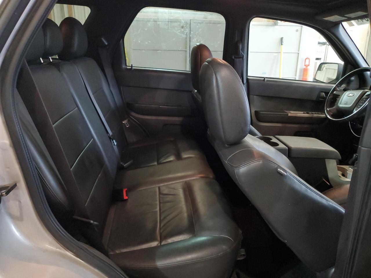 2011 Ford Escape - Image 11